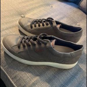 Ecco Mens shoes, size 6, color green, love them but don’t fit.
